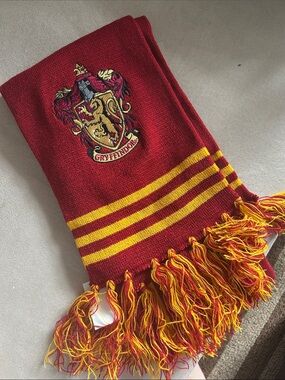 Brand New Harry Potter Gryffindor Scarf